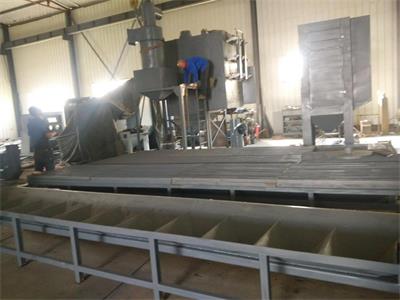 致敬國(guó)慶長(zhǎng)假仍在趕做噴砂房的師傅們